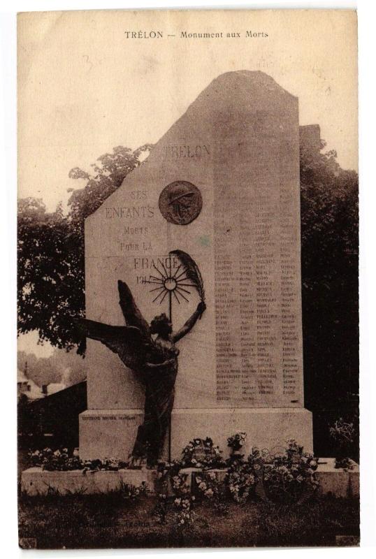 Carte postale ancienne Trelon - Monument aux morts à Trélon