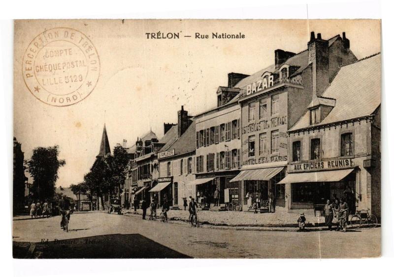 Carte postale ancienne Trelon - Rue nationale à Trélon