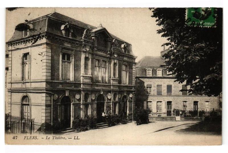 Carte postale ancienne Flers .- Le theatre à Flers