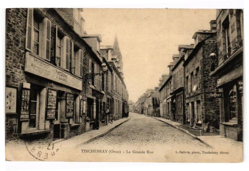 Carte postale ancienne Tinchebray - La Grande Rue