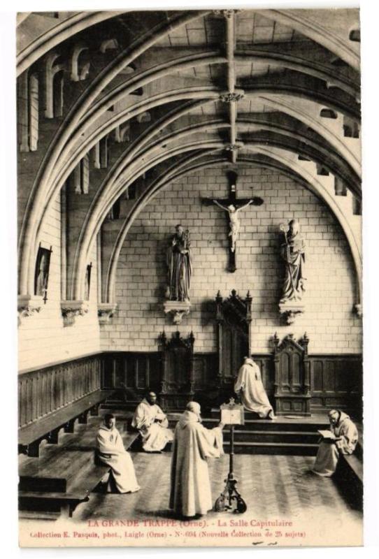 Carte postale ancienne La Grande Trappe - La Salle Capitulaire