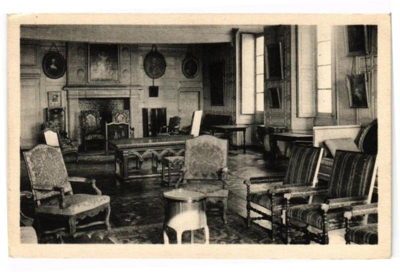Carte postale ancienne Chateau de Carrouges - Le Grand Salon à Carrouges