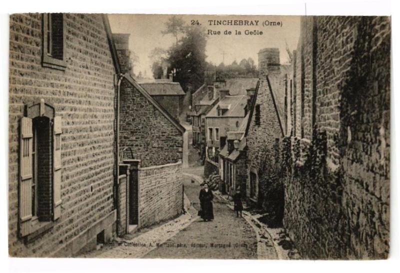 Carte postale ancienne Tinchebray - Rue de la geole