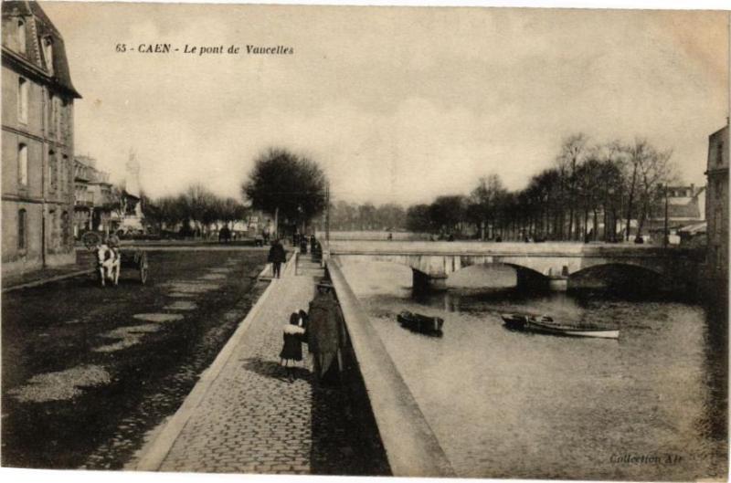 Carte postale ancienne Caen - Le pont de Vaucelles à Caen