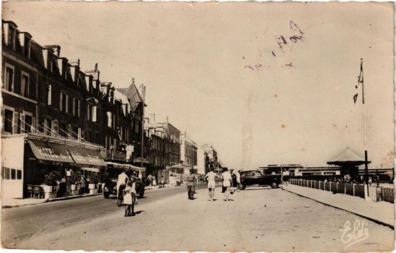 Carte postale ancienne Luc-sur-Mer - Avenue du Dr-Charof à Luc-sur-Mer