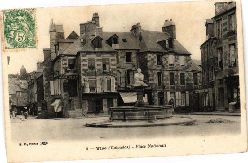 Carte postale ancienne Vire - Place