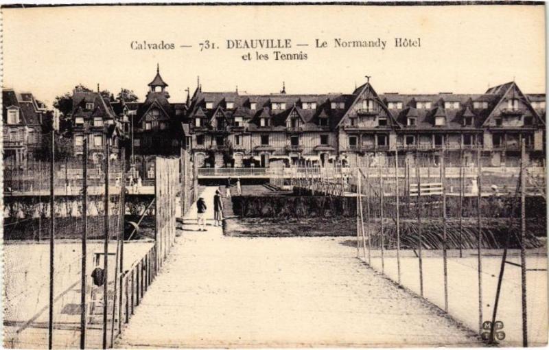 Carte postale ancienne Deauville - Le Normandy Hotel à Deauville