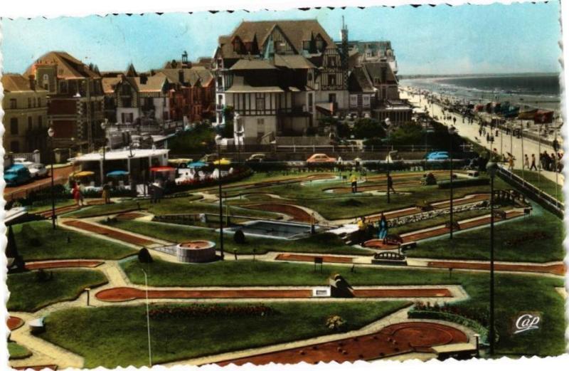 Carte postale ancienne Cabourg - Le Golf Miniature à Cabourg
