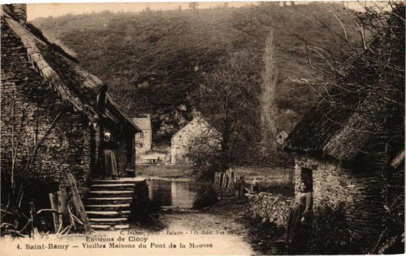 Carte postale ancienne Saint-Remy - Vieilles Maisons du Pont de la Mousse à Saint-Rémy