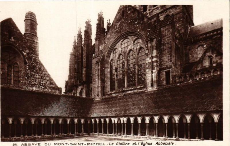 Carte postale ancienne Abbaye du Mont-Saint-Michel - Le Cloitre et l'Eglise Abbatiale