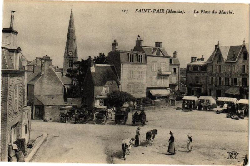 Carte postale ancienne Saint-Pair - La Place du Marche
