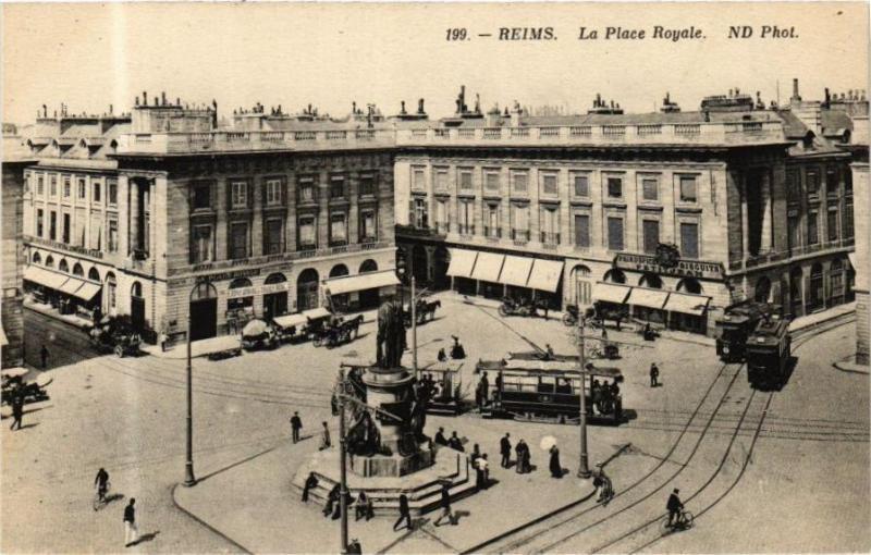 Carte postale ancienne Reims - La Place Royale à Reims