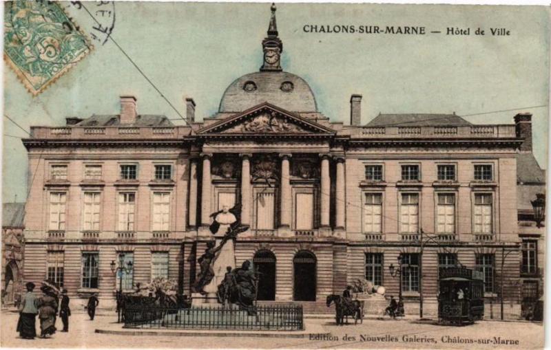 Carte postale ancienne Chalons-sur-Marne - Hotel de Ville