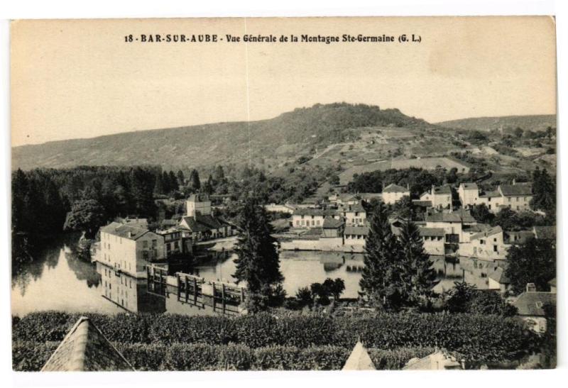Carte postale ancienne Bar-sur-Aube - Vue générale de la montagne à Bar-sur-Aube