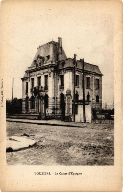 Carte postale ancienne Vouziers - La Caisse d'Epargne à Vouziers