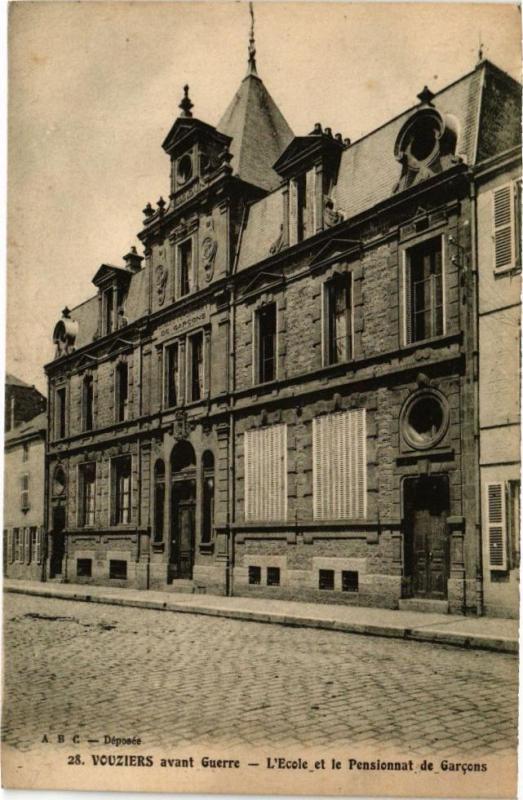Carte postale ancienne Vouziers avant Guerre - L'Ecole et le Pensionnat de Gracons à Vouziers