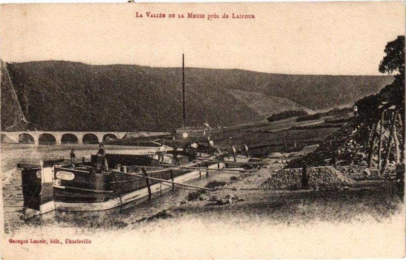 Carte postale ancienne La Vallée de la Meuse prés de Laifour à Laifour