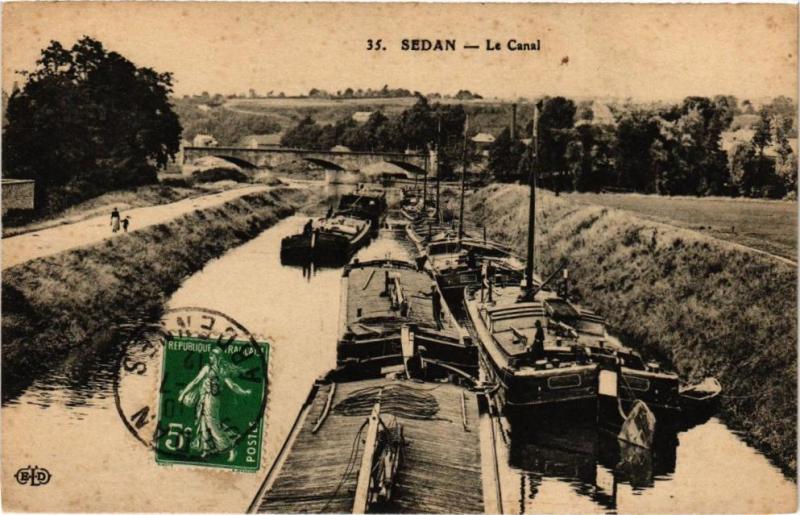 Carte postale ancienne Sedan - Le Canal à Sedan