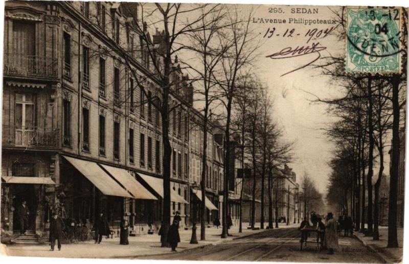 Carte postale ancienne Sedan - L'Avennue Philippoteaux à Sedan