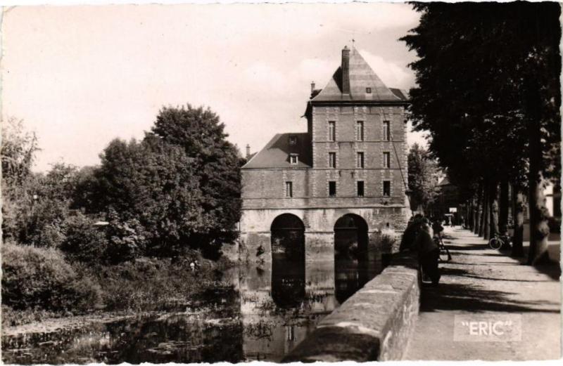 Carte postale ancienne Charleville - Le Vieux Moulin