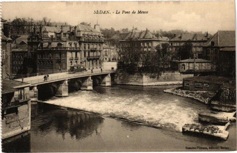 Carte postale ancienne Sedan - Le Pont de Meuse à Sedan