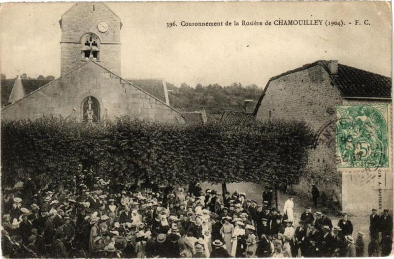 Carte postale ancienne Couronnement de la Rosiere de Chamouilley à Chamouilley