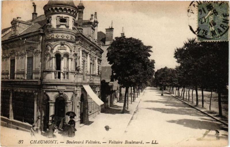 Carte postale ancienne Chaumont - Boulevard Voltaire à Chaumont