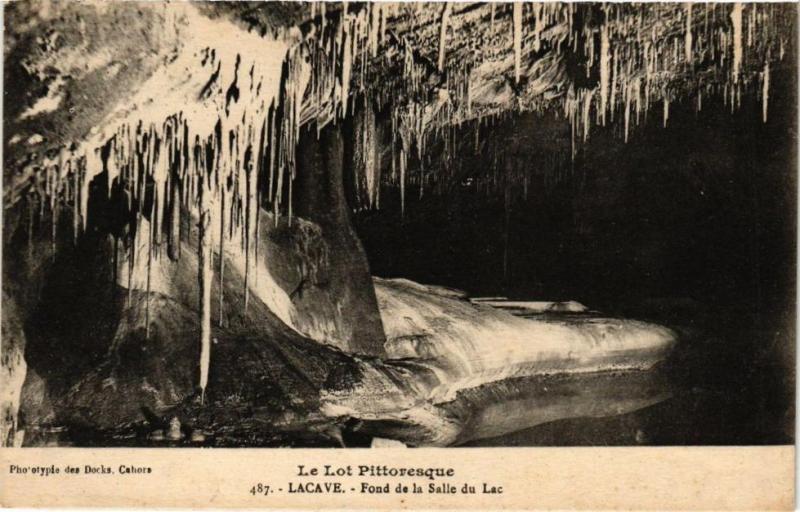 Carte postale ancienne Le Lot Pittoresque - Lacave - Fond de la Salle du Lac à Lacave
