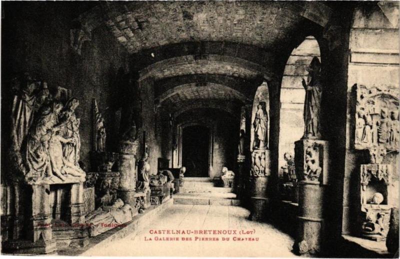 Carte postale ancienne Castelnau - Bretenoux - La Galerie des Pierre du Chateau à Bretenoux