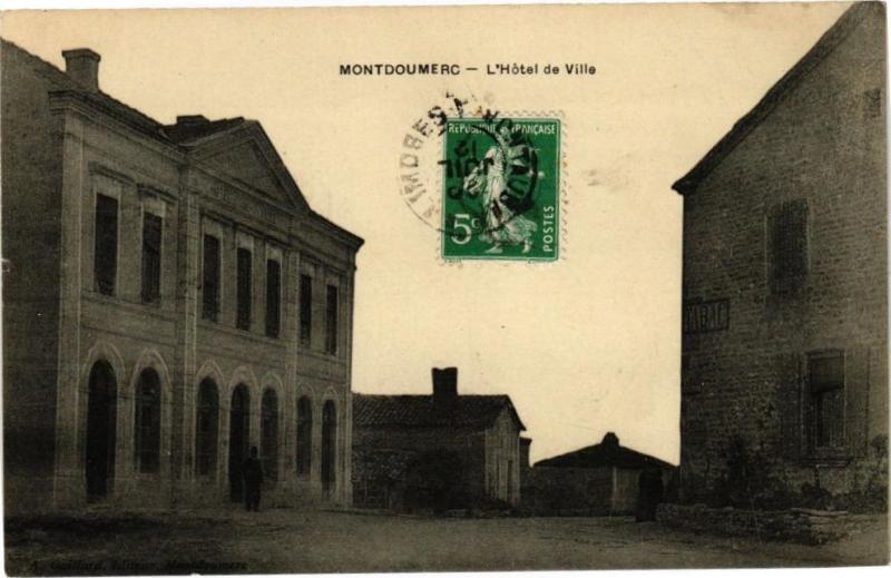 Carte postale ancienne Montdoumerc - L'Hotel de Ville à Montdoumerc