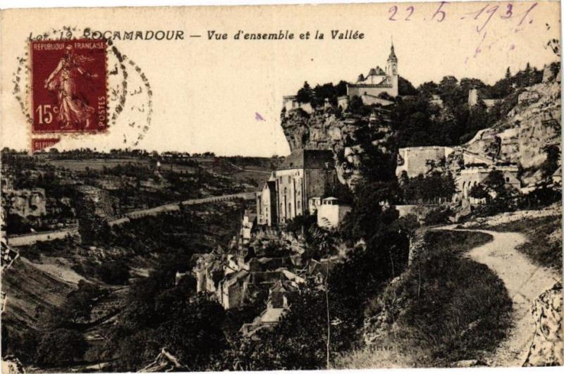 Carte postale ancienne Rocamadour - Vue d'ensemble et la Vallée à Rocamadour