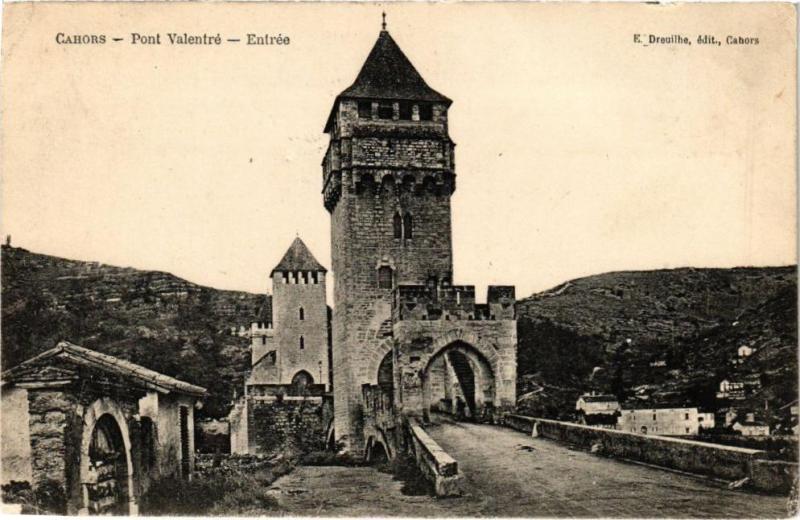 Carte postale ancienne Cahors - Pont Valentre - Entrée à Cahors