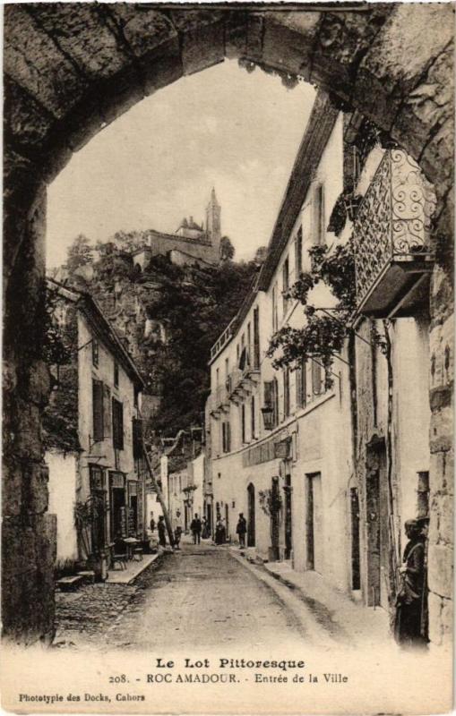 Carte postale ancienne Rocamadour-Entrée de la Ville à Rocamadour
