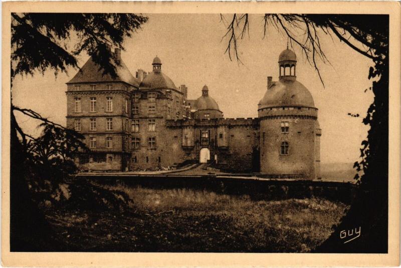 Carte postale ancienne Hautefort-Jardin du Chateau à Hautefort