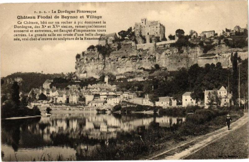 Carte postale ancienne Chateau féodal de Beynac et Village