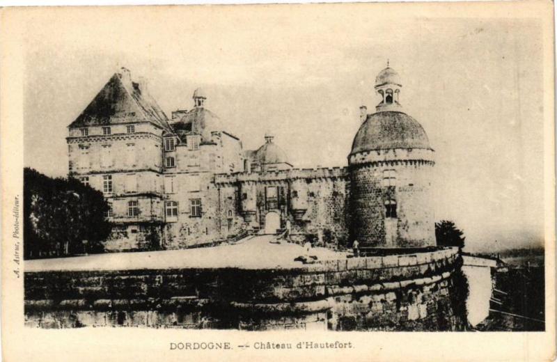 Carte postale ancienne Dordogne - Chateau d'Hautefort à Hautefort