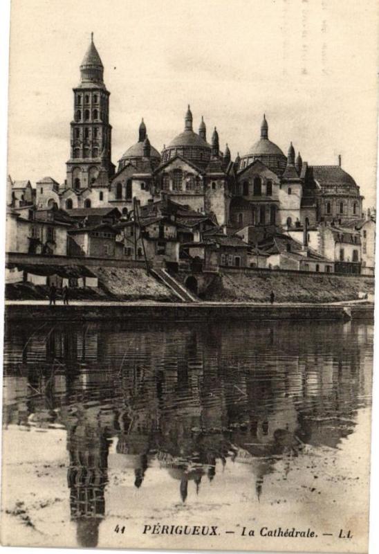 Carte postale ancienne Perigueux-La Cathédrale