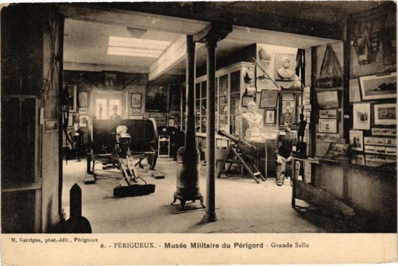 Carte postale ancienne Perigueux-Musée Militaire du Perigord