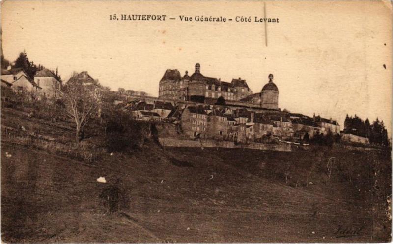 Carte postale ancienne Hautefort-Vue générale-Cote Levant à Hautefort