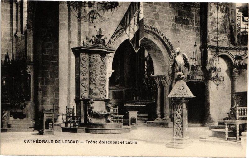 Carte postale ancienne Cathedrale de Lescar - Throne episcopal et Lutrin à Lescar