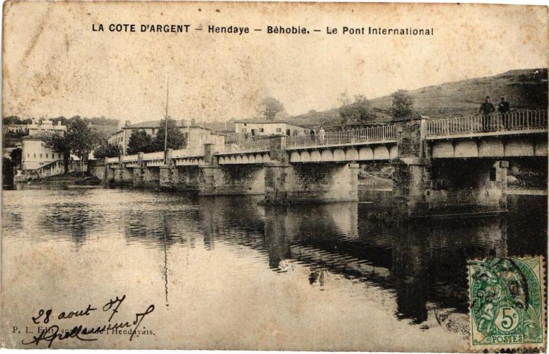 Carte postale ancienne Hendaye - Behobie - Le Pont International à Hendaye