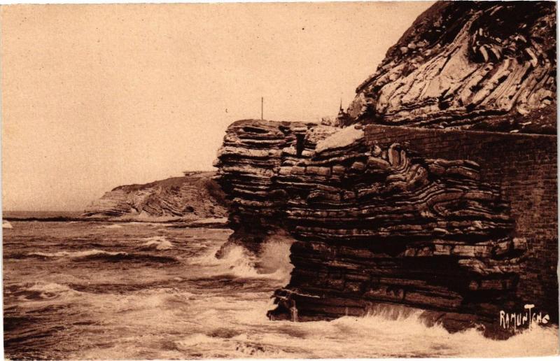 Carte postale ancienne Saint-Jean-de-Luz - Rochers de Sainte-Barbe à Saint-Jean-de-Luz