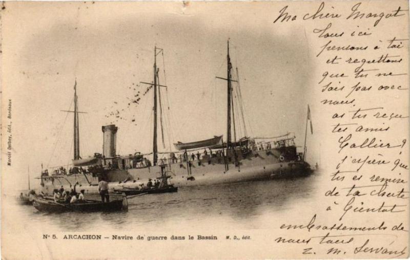 Carte postale ancienne Arcachon - Navire de guerre dans le Bassin à Arcachon