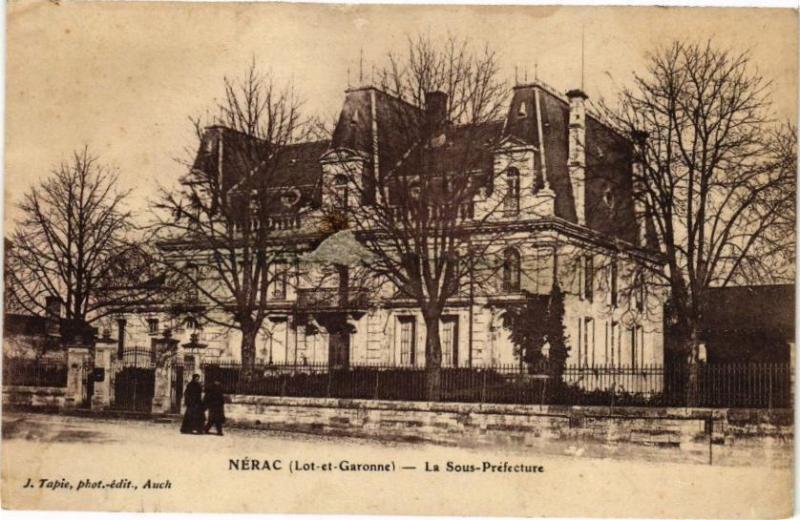 Carte postale ancienne Nerac-La Sous-Prefecture