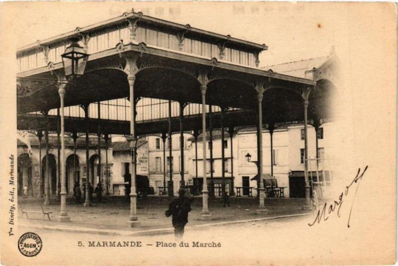 Carte postale ancienne Marmande - Place du Marche à Marmande