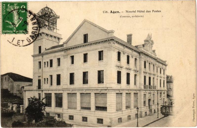 Carte postale ancienne Agen - Nouvel Hotel des Postes à Agen