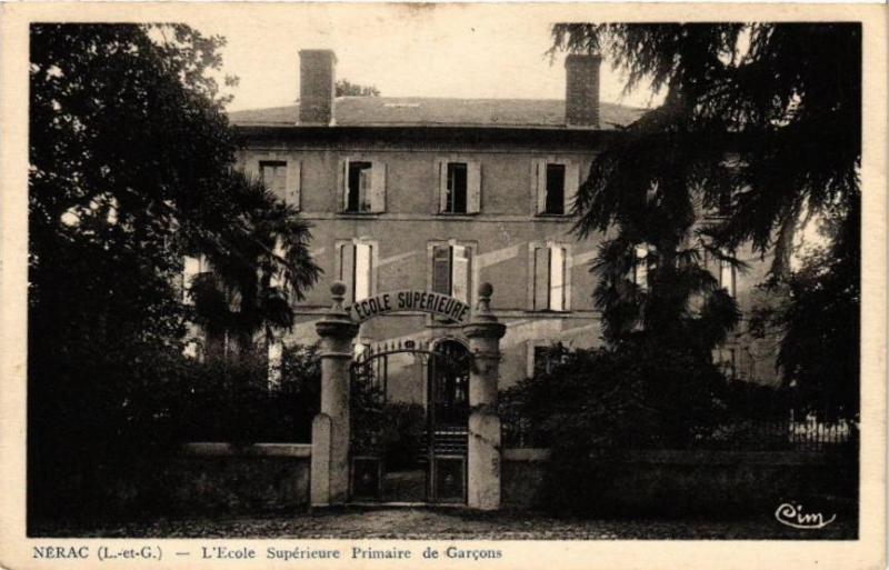 Carte postale ancienne Nerac-L'Ecole Superieure Primaire de Garcons