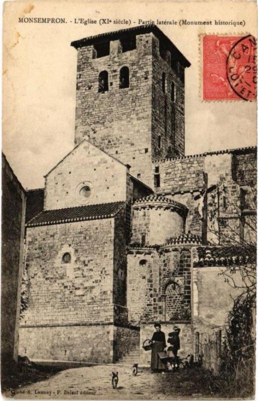 Carte postale ancienne Monsempron-L'Eglise Partie laterale-Monument historique