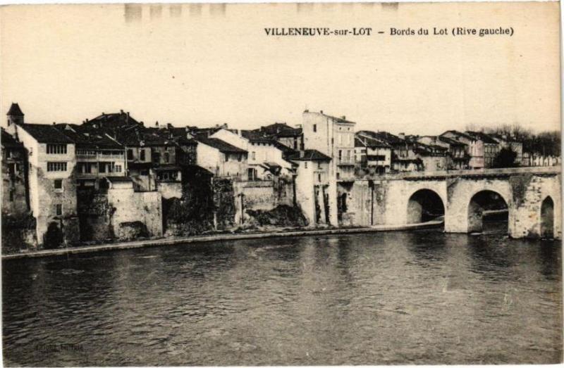 Carte postale ancienne Villeneuve-sur-Lot-Bords du Lot à Villeneuve-sur-Lot
