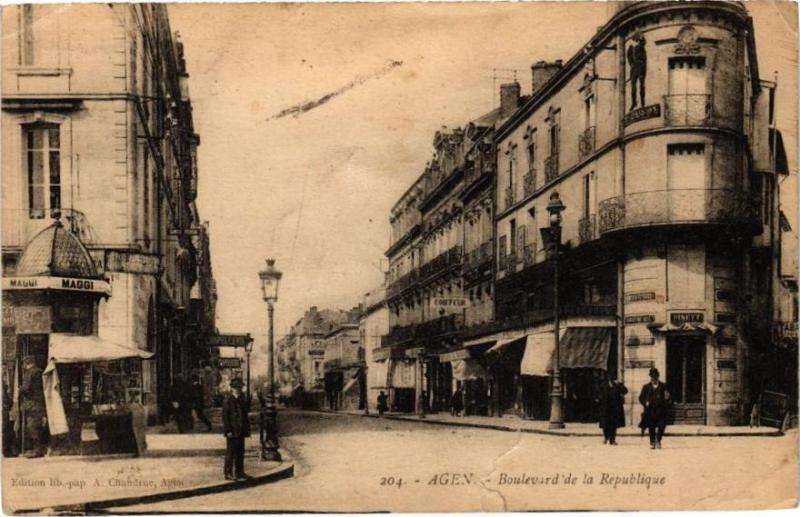 Carte postale ancienne Agen - Boulevard de la Republique à Agen